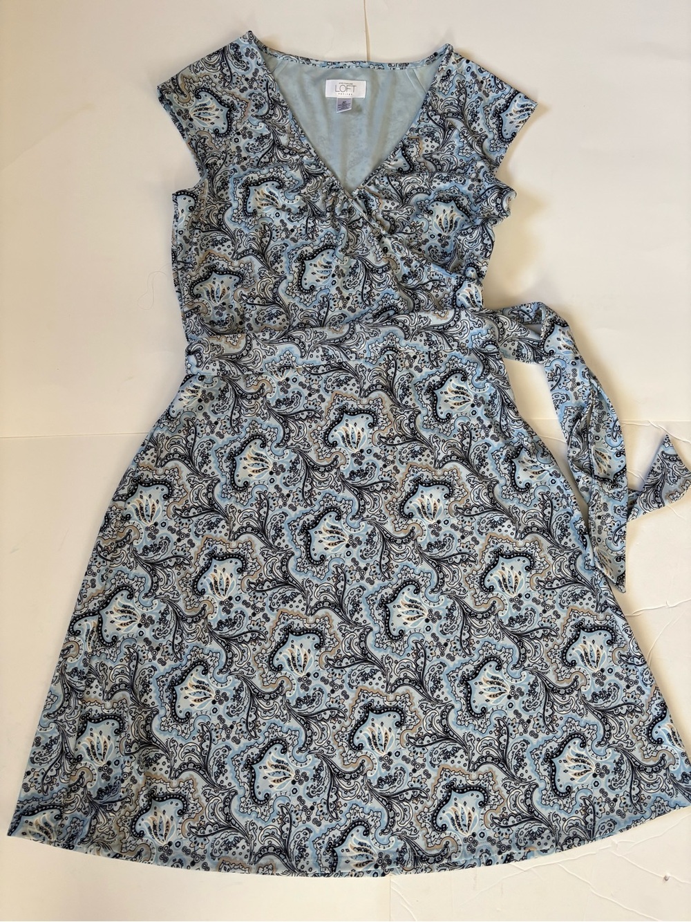 LOFT  Ann Taylor Light Blue Paisley Wrap Midi Dress with Belt Size 8P